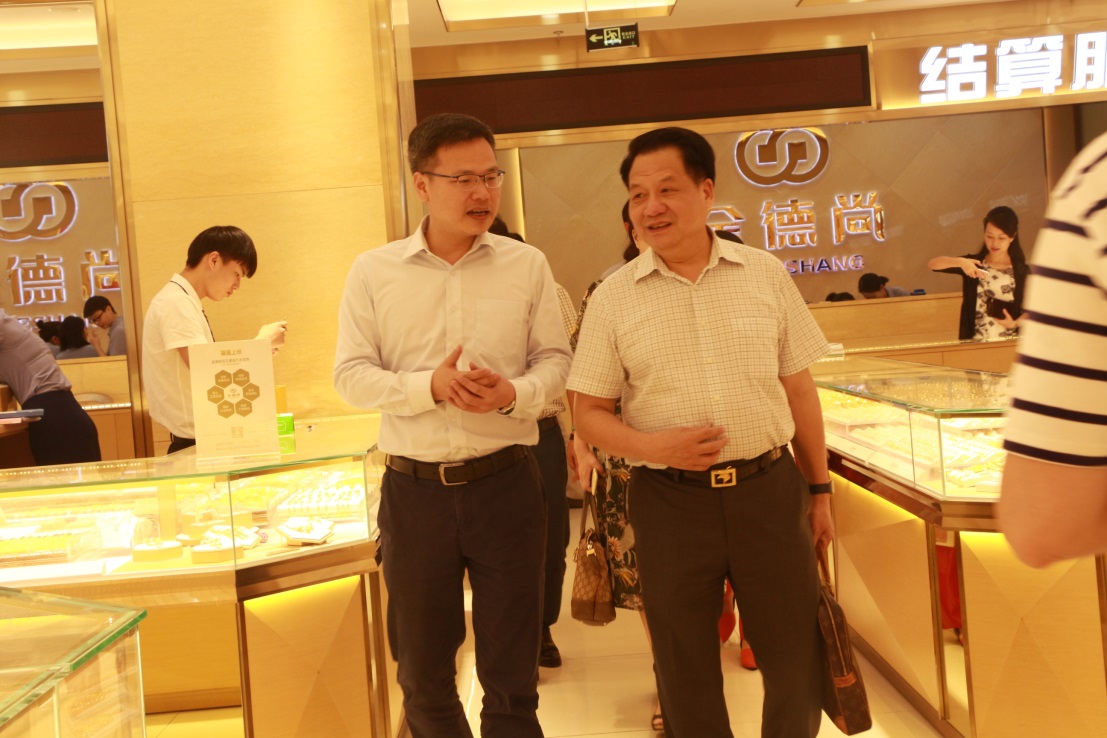 嫩叶草满18点此进