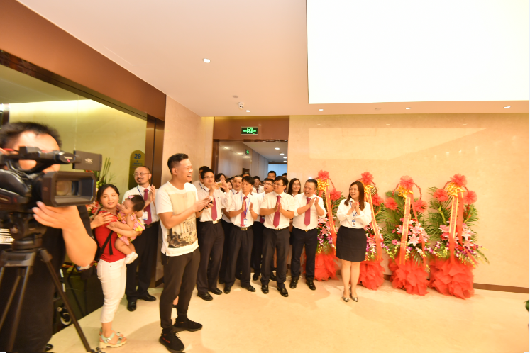 嫩叶草满18点此进