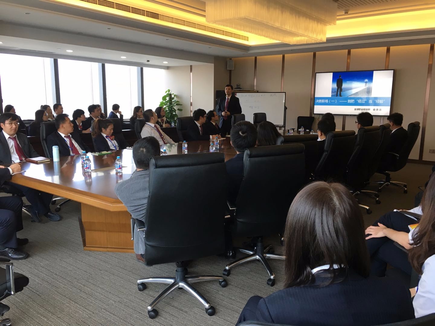 嫩叶草满18点此进