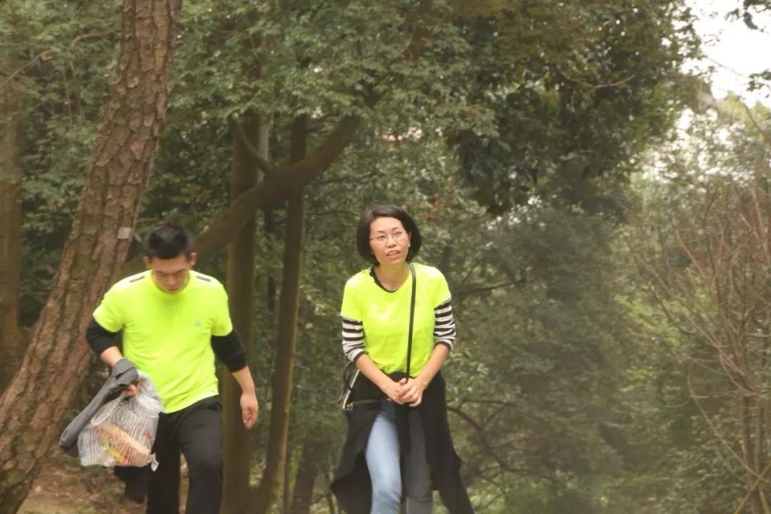 嫩叶草满18点此进