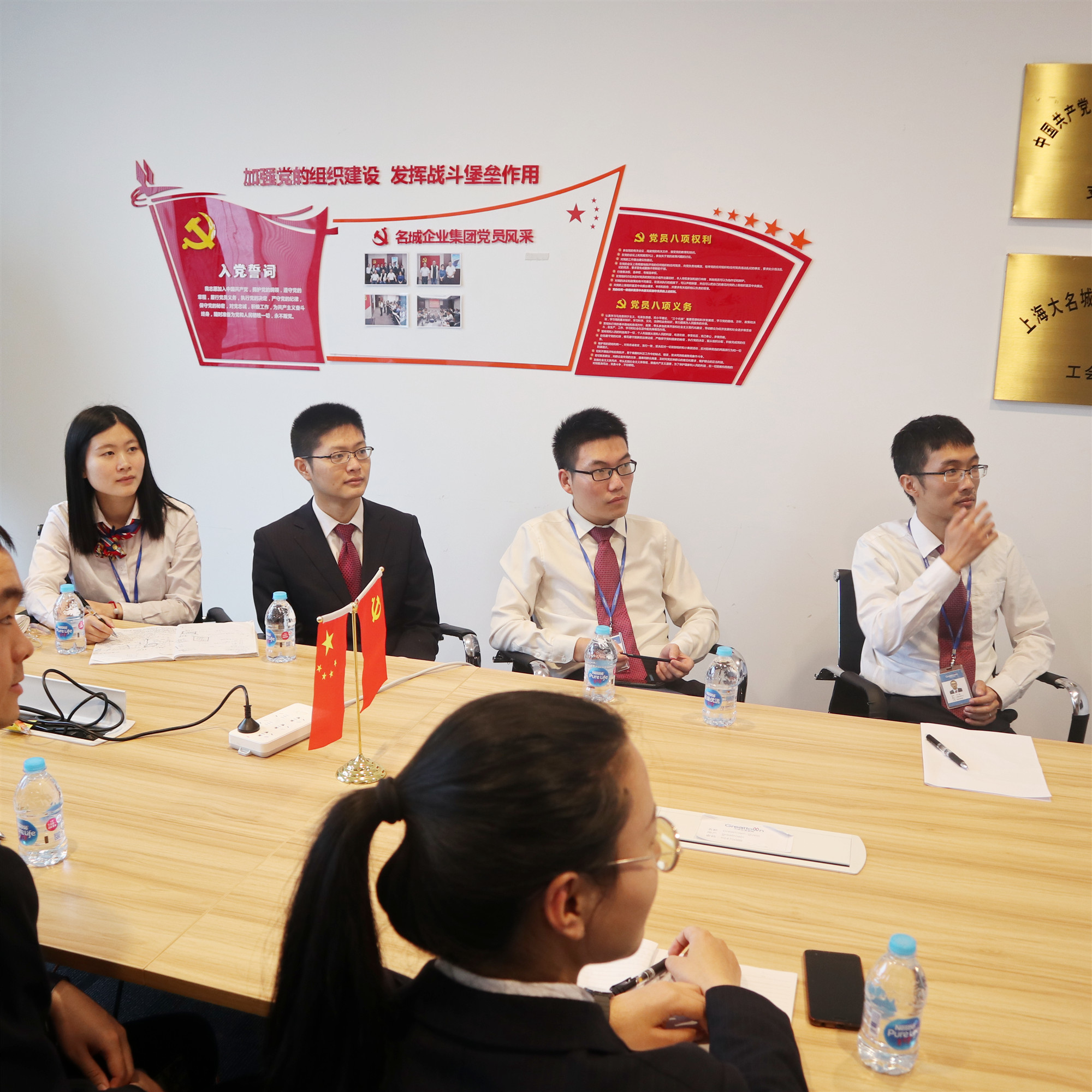 嫩叶草满18点此进