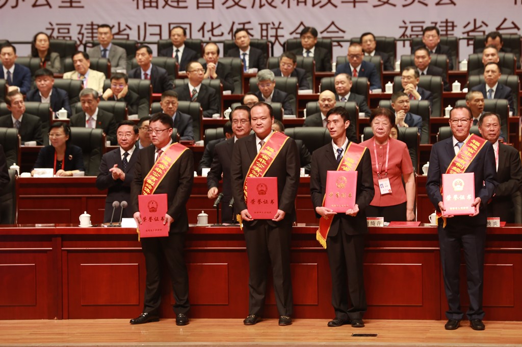 嫩叶草满18点此进