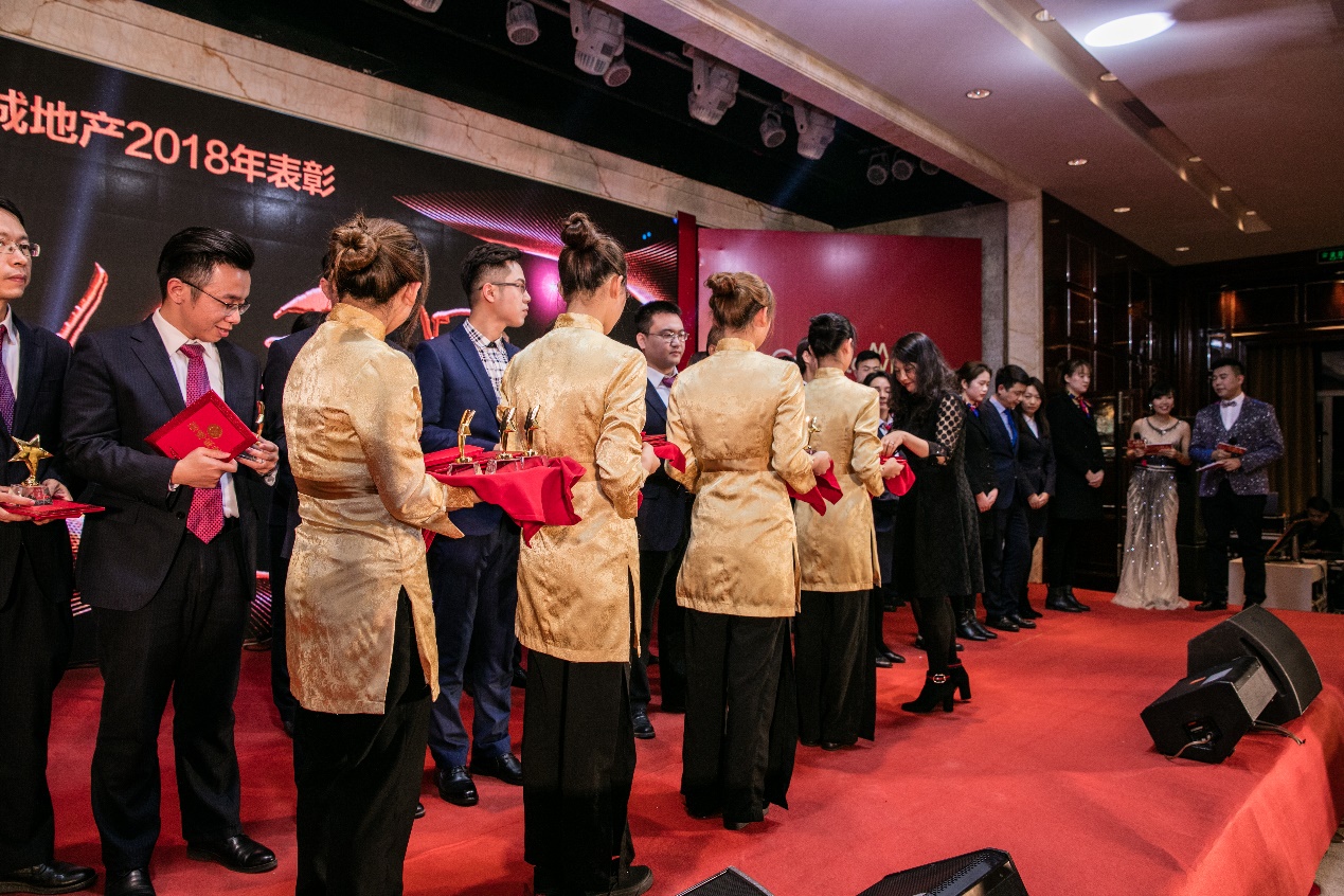 嫩叶草满18点此进