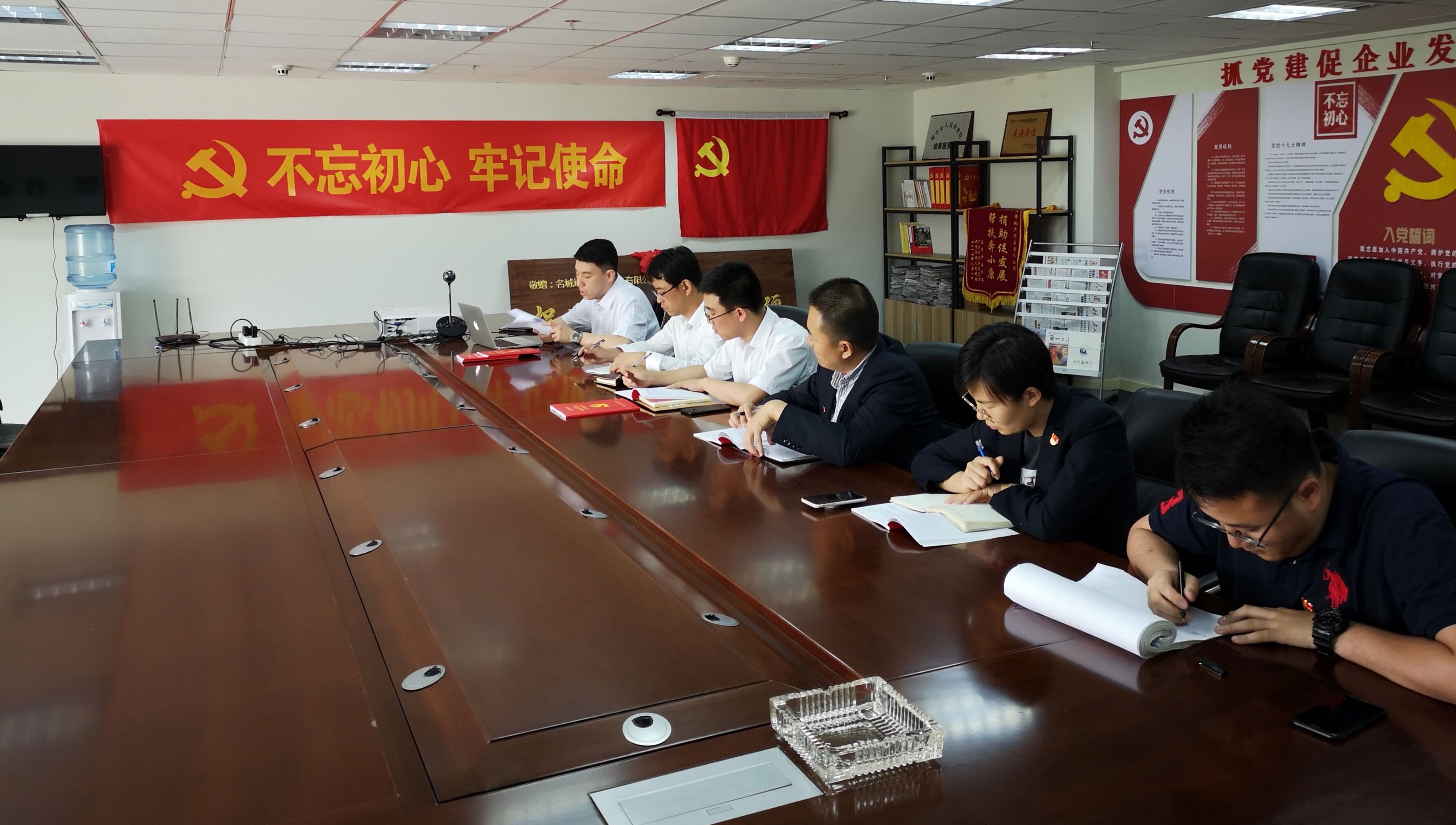 嫩叶草满18点此进