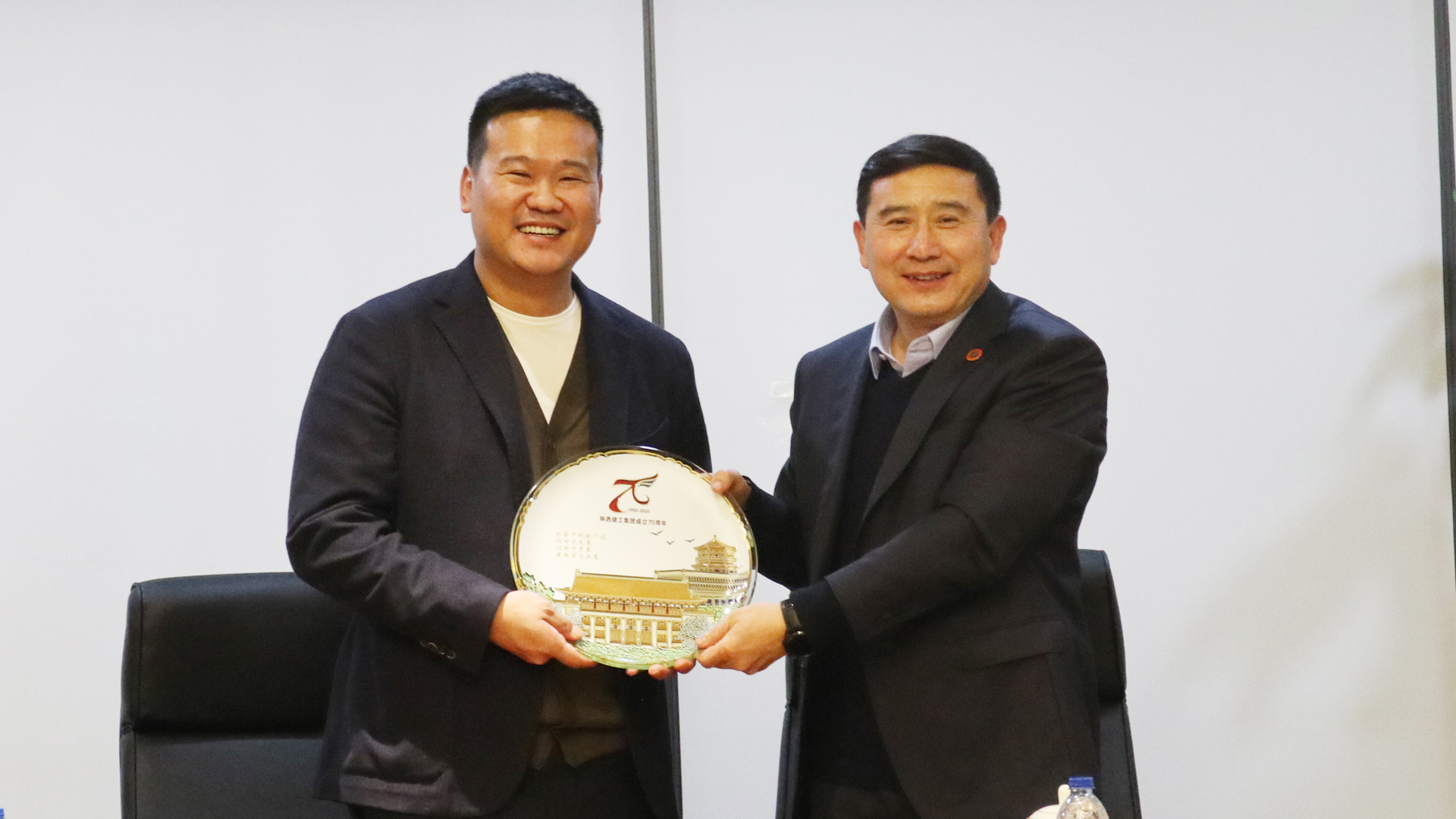 嫩叶草满18点此进