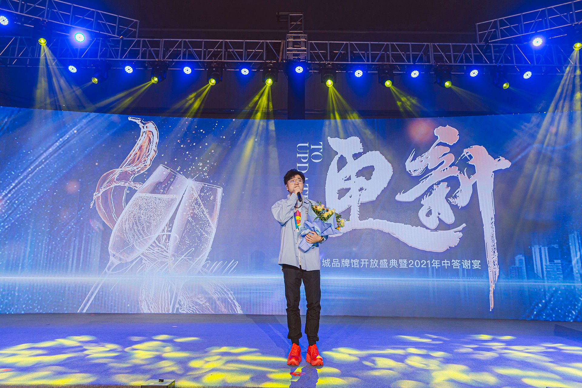 嫩叶草满18点此进