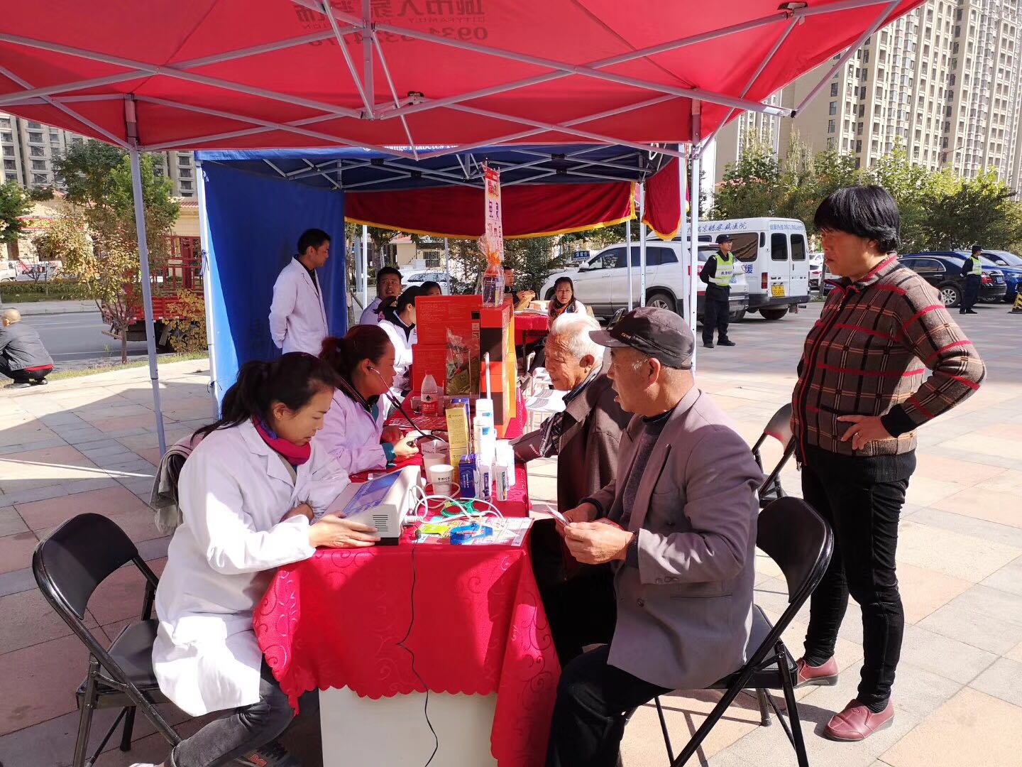 嫩叶草满18点此进