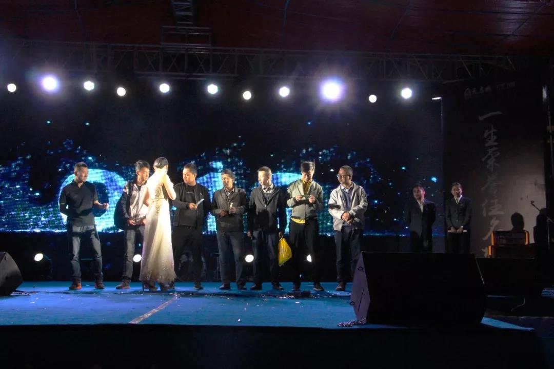 嫩叶草满18点此进